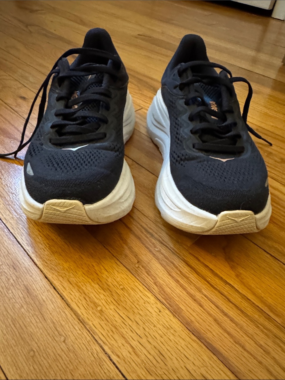 Hoka Women's Bondi 9 Sneakers - Picture 7 of 9